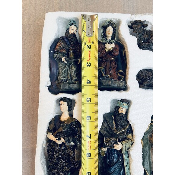 Vintage Resin Nativity Set 10 Pc Jesus Mary Joseph Wise Men Diamond Collection - Picture 4 of 7